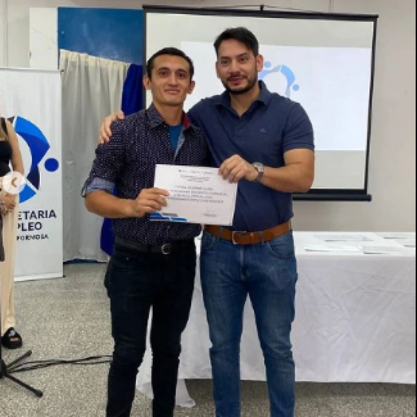 La Subsecretaría de Empleo otorgó cheques de 240 mil pesos a emprendedores locales