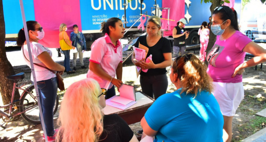El camión sanitario realizó mamografías en el Paraíso de los Niños y el Parque Acuático