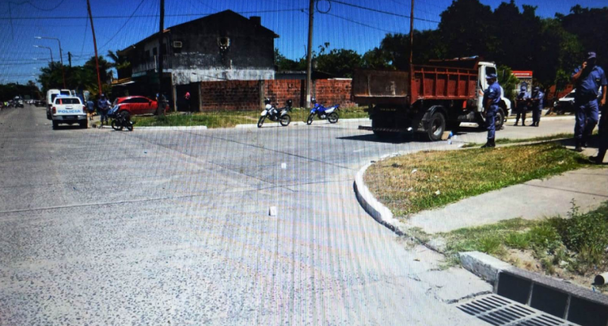 Un motociclista falleció tras protagonizar un siniestro vial con un camión