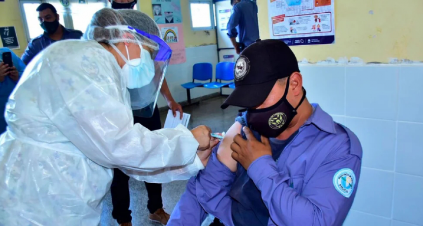 Por reducción de casos positivos de COVID el personal de salud retoma su licencia normal