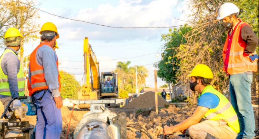 Insfrán confirmó obras sanitarias para el barrio Eva Perón