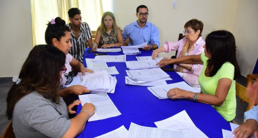 Brindan asesoramiento en los barrios con respecto al subsidio nacional a la tarifa eléctrica