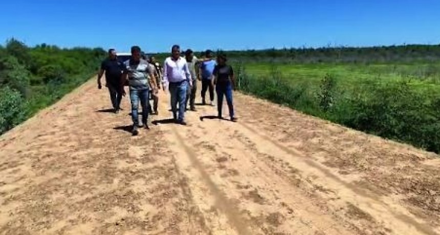 Vialidad Provincial reforz&oacute; el anillo defensivo de Campo del Cielo para garantizar la seguridad de las familias
