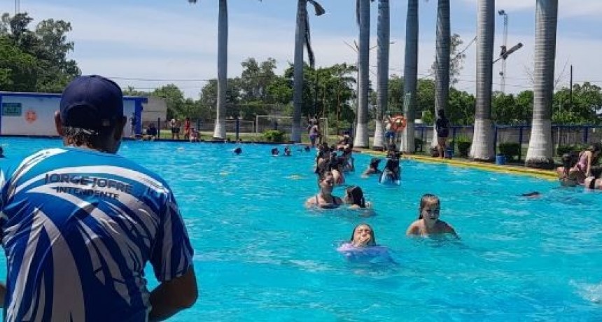 Con gran participaci&oacute;n de ni&ntilde;os y ni&ntilde;as, contin&uacute;a desarroll&aacute;ndose la Colonia de Vacaciones Municipal