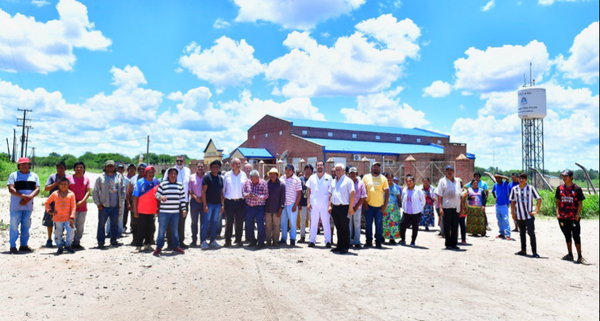 G&oacute;mez visit&oacute; las comunidades de Tres Pozos y Lote 27 donde se construir&aacute;n dos centros de salud
