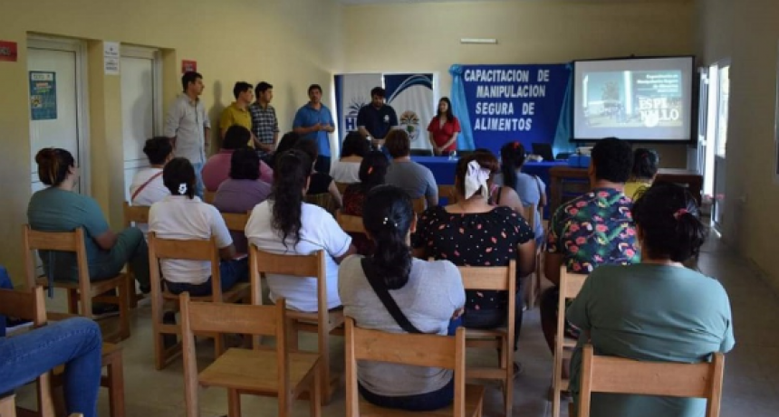 Emprendedores gastronómicos de El Espinillo fueron capacitados para la manipulación segura de alimentos