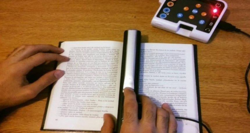 Estudiantes con discapacidad visual podrán acceder a un dispositivo portátil de lectura auditiva