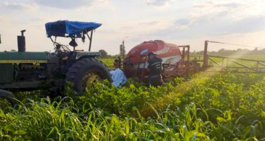 Un hombre murió mientras realizaba trabajos de fumigación en un tractor