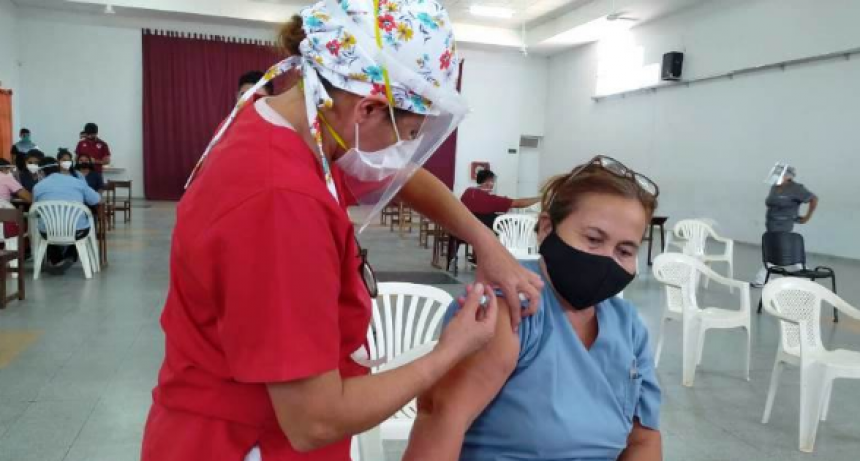 COVID-19: Este sábado se aplicará en Capital la vacuna bivalente en adultos