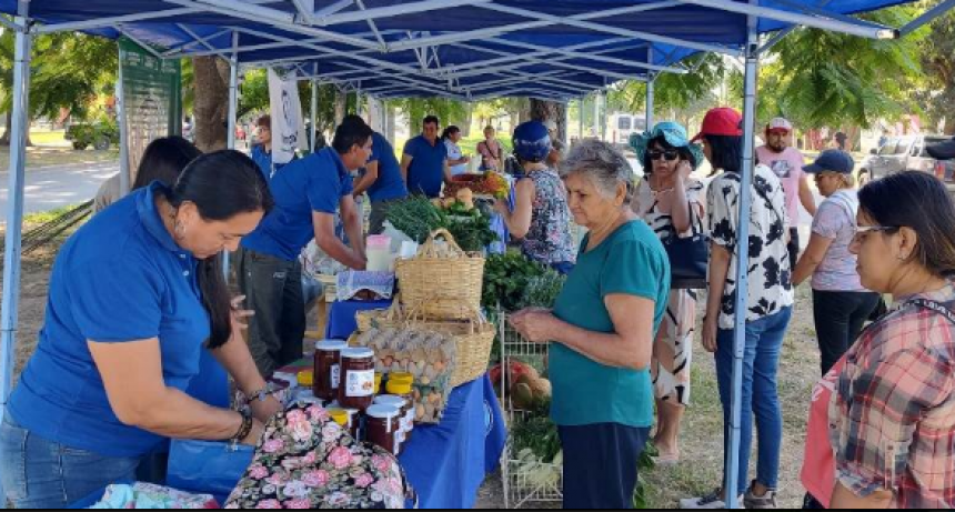 Buen recibimiento para la feria paippera en la Fiesta de la Corvina de Río