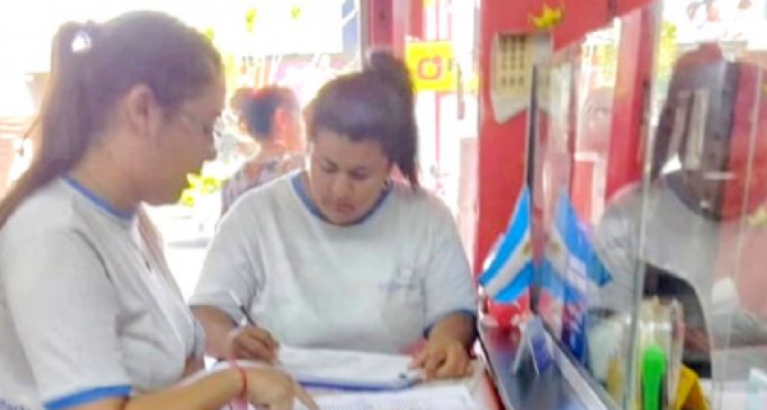 Defensa al Consumidor informó sobre recargos indebidos en compras con tarjetas de crédito y débito