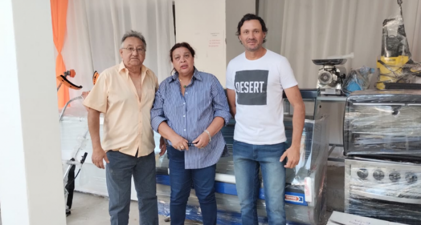 Emprendedores recibieron herramientas y maquinarias