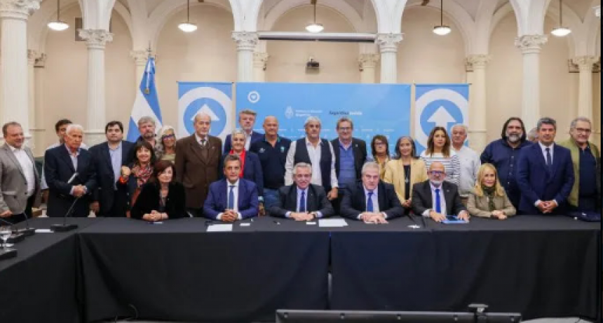 Paritarias docentes: Gobierno y gremios acuerdan aumento del 33,5% del salario mínimo hasta julio