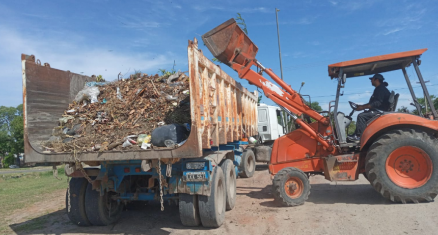 Continúan los operativos de recolección de residuos voluminosos en un amplio sector del ejido urbano