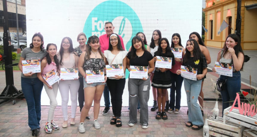 El intendente Jofré hizo entrega de certificados a participantes de los talleres de verano