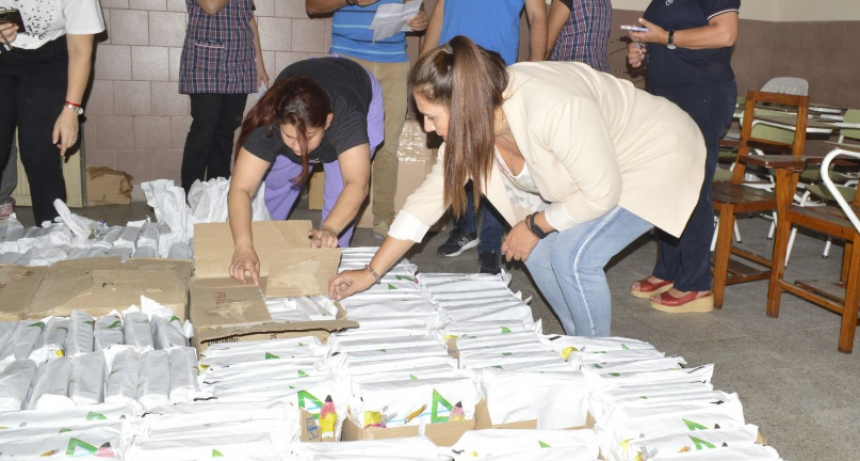 Escuelas privadas y de gestión privada agradecieron la entrega de útiles por parte del Gobierno