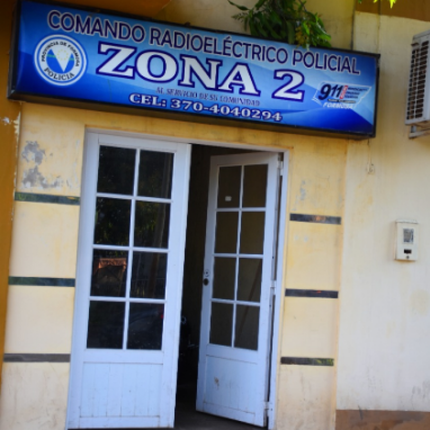 La policía detuvo a un hombre en el interior de un vehículo