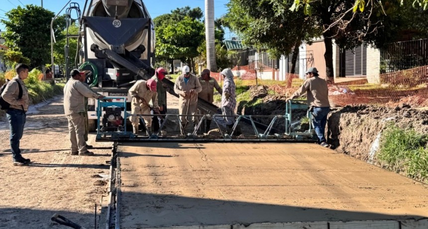 Vialidad Provincial avanza con las obras de pavimentación y desagües en la calle Martín Rodríguez