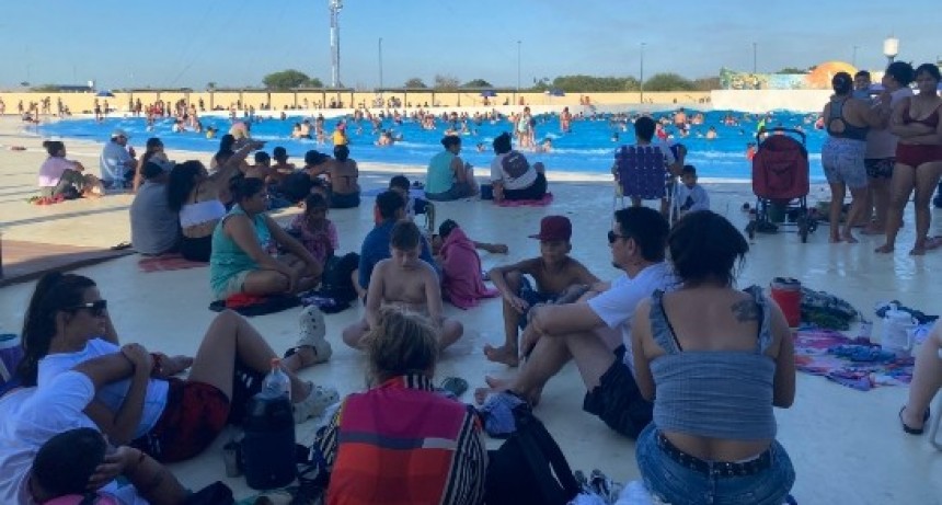 En enero, más de 190 mil personas disfrutaron de las siete piletas del Parque Acuático