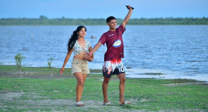 Locales y visitas disfrutaron de una hermosa tarde en el Camping de la Laguna Yema