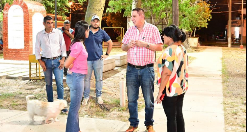 EL INTENDENTE JOFRÉ VISITÓ LA OBRA DE LA PLAZA Y PLAYÓN  DEL BARRIO FONTANA QUE ESTÁ EN SU TRAMO FINAL 
