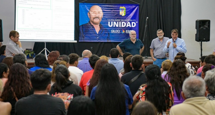Vecinos de Las Lomitas recibieron charla de asesoramiento sobre segmentación y subsidio energético