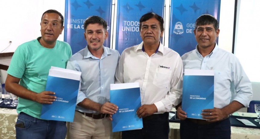 Capacitación y Mesa de Trabajo entre el Ministerio de la Comunidad y el Instituto de Comunidades Aborígenes