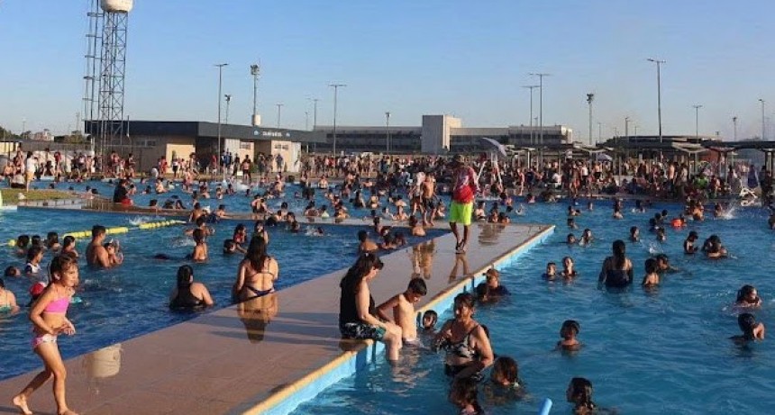 Parque Acuático: Más de 240 mil personas disfrutaron de la pileta libre desde que inició la temporada
