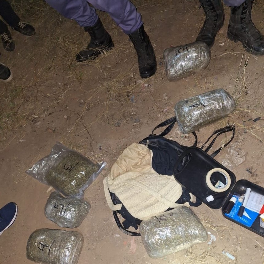 Detuvieron a dos mujeres y secuestraron más de cinco kilos de droga