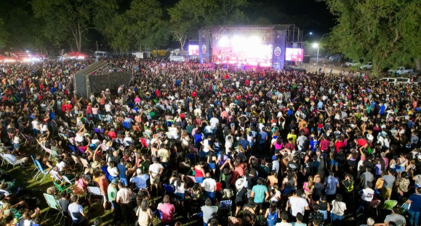 El vicegobernador Sol&iacute;s acompa&ntilde;&oacute; el festival aniversario de El Colorado