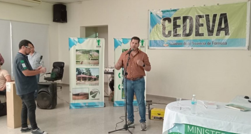 Desarrollaron una capacitación sobre ganadería regenerativa y pastoreo racional en el CEDEVA de Misión Tacaaglé