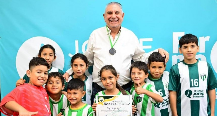 EL INTENDENTE JOFR&Eacute; RECIBI&Oacute; A NI&Ntilde;OS DE LA ESCUELA DE F&Uacute;TBOL DEL SAN AGUST&Iacute;N 