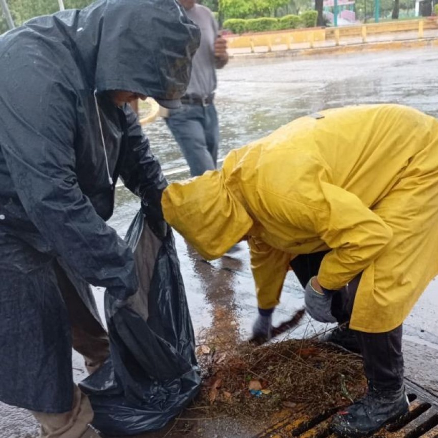 Activa presencia de la Municipalidad en toda la ciudad para mitigar los efectos de la lluvia del martes
