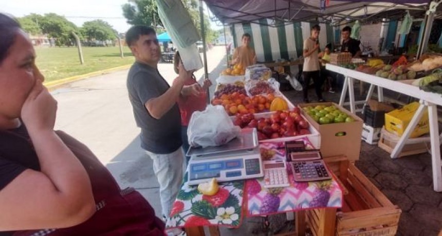Se realiz&oacute; la &ldquo;Frutiferia Tu Ciudad&rdquo; especial &ldquo;D&iacute;a de los Enamorados&rdquo;