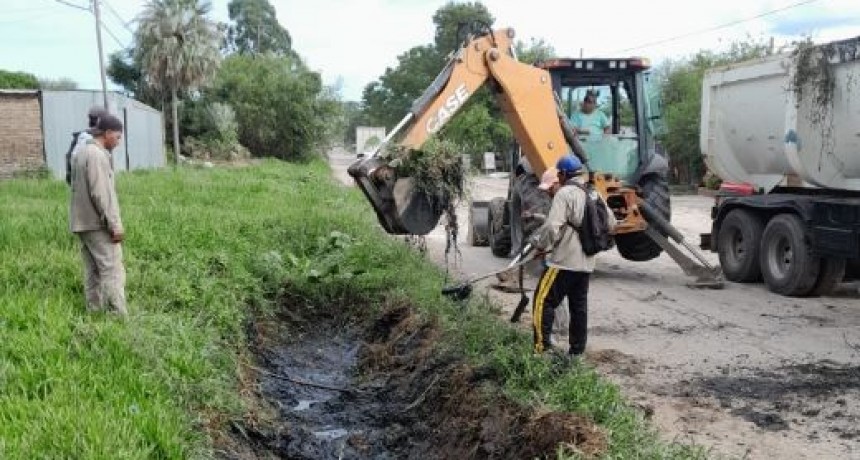 La Municipalidad trabaj&oacute; en varios sectores de la ciudad con el mantenimiento de calles y limpieza integral