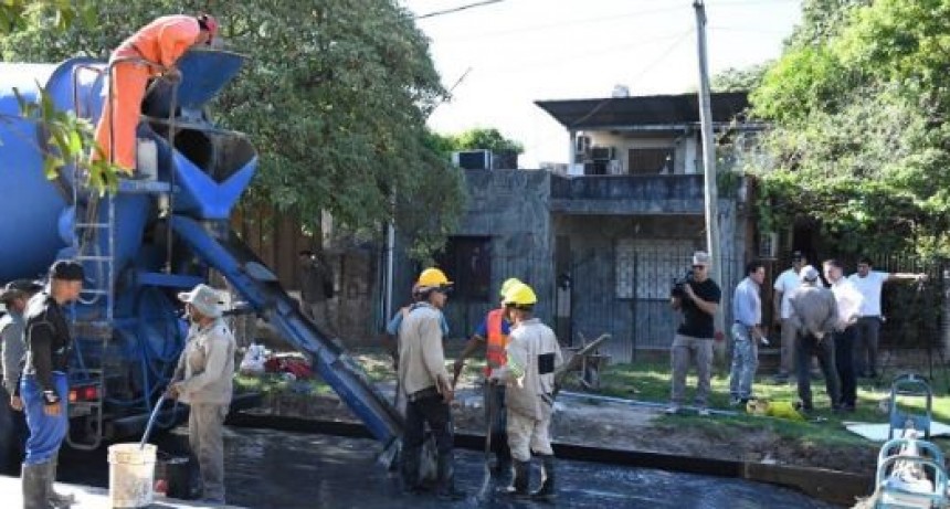 Avanza a buen ritmo la pavimentaci&oacute;n de la calle Arenales en la ciudad capital