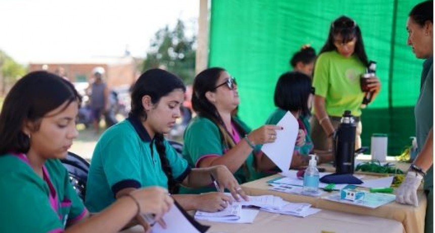 El Castram&oacute;vil lleg&oacute; al barrio Lisbel Rivira con atenci&oacute;n gratuita para animales de compa&ntilde;&iacute;a