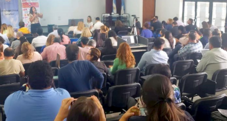 Dengue y chikungunya: Capacitaron a directivos y docentes para trabajar la prevención desde las aulas