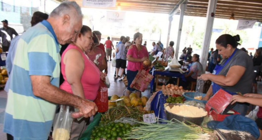 La feria paippera del barrio La Paz se traslada a un nuevo espacio comercial