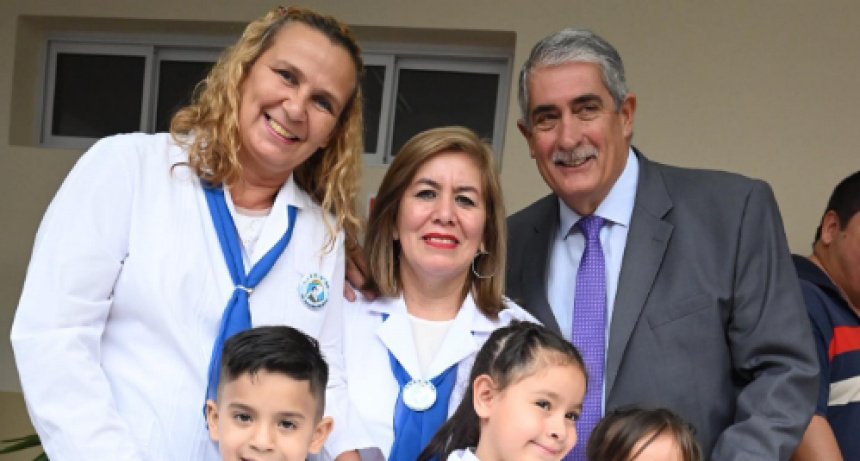 Acompañamos al Gdor. Gildo Insfrán en la inauguración de una nueva obra educativa.