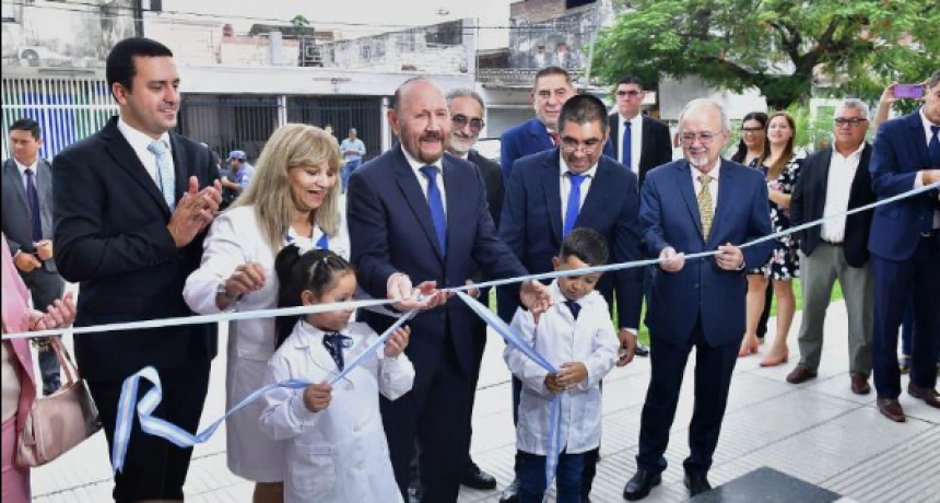 Con la inauguración de dos nuevos edificios, Insfrán llegó a la obra educativa 1458 de su gestión