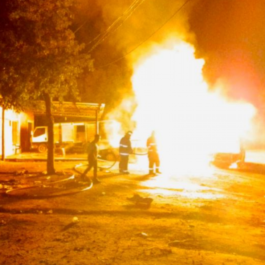 Otro incendio por acopio de combustible en un predio ubicado en el paso surubí