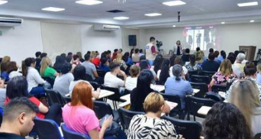 Inició dictado de Curso de Ceremonial, Imagen y Comportamiento Protocolar en las Actividades Institucionales