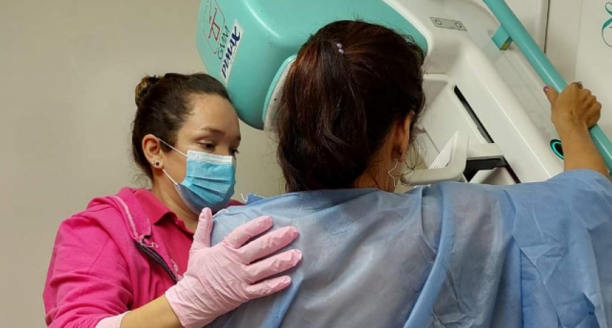 En Riacho He Hé y en Laguna Naineck ofrecieron mamografías gratuitas para las vecinas