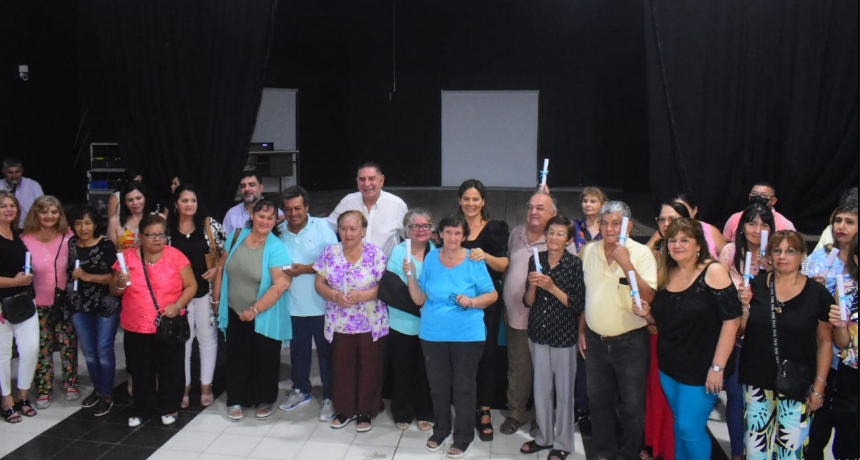 Jofré cumplió el sueño de 41 familias con la entrega de Decretos de Adjudicación y Obligaciones Cumplidas