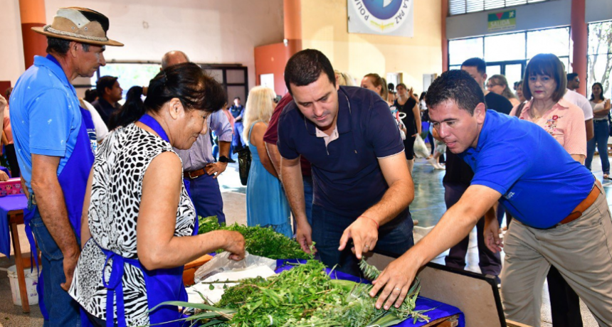 El Vicegobernador visitó la nueva sede comercial de la feria paippera capitalina