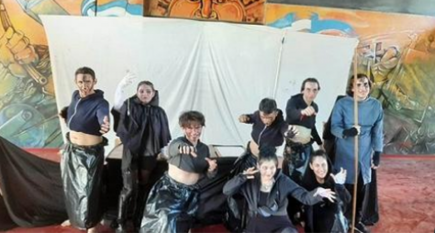 En el Paseo de las Artes se presentó la obra teatral “Tic Tac Arlequín”