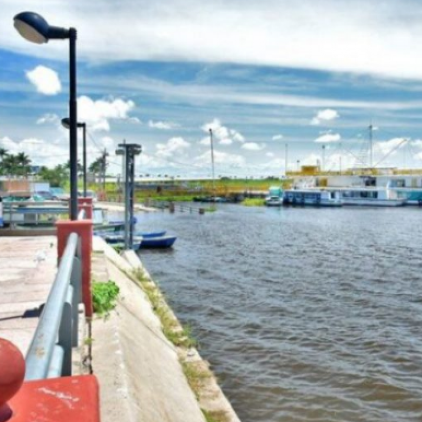 Zambón anticipó que para el fin de semana se estabilizarán los niveles hidrométricos en el puerto de Formosa
