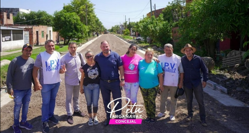 Avanzan los trabajos de ripio con cordón  cuneta en 80 cuadras del Simón Bolívar 