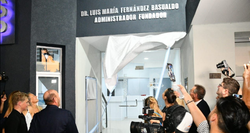 Insfrán inauguró obras de refacción integral e imposición de nombre al EROSP